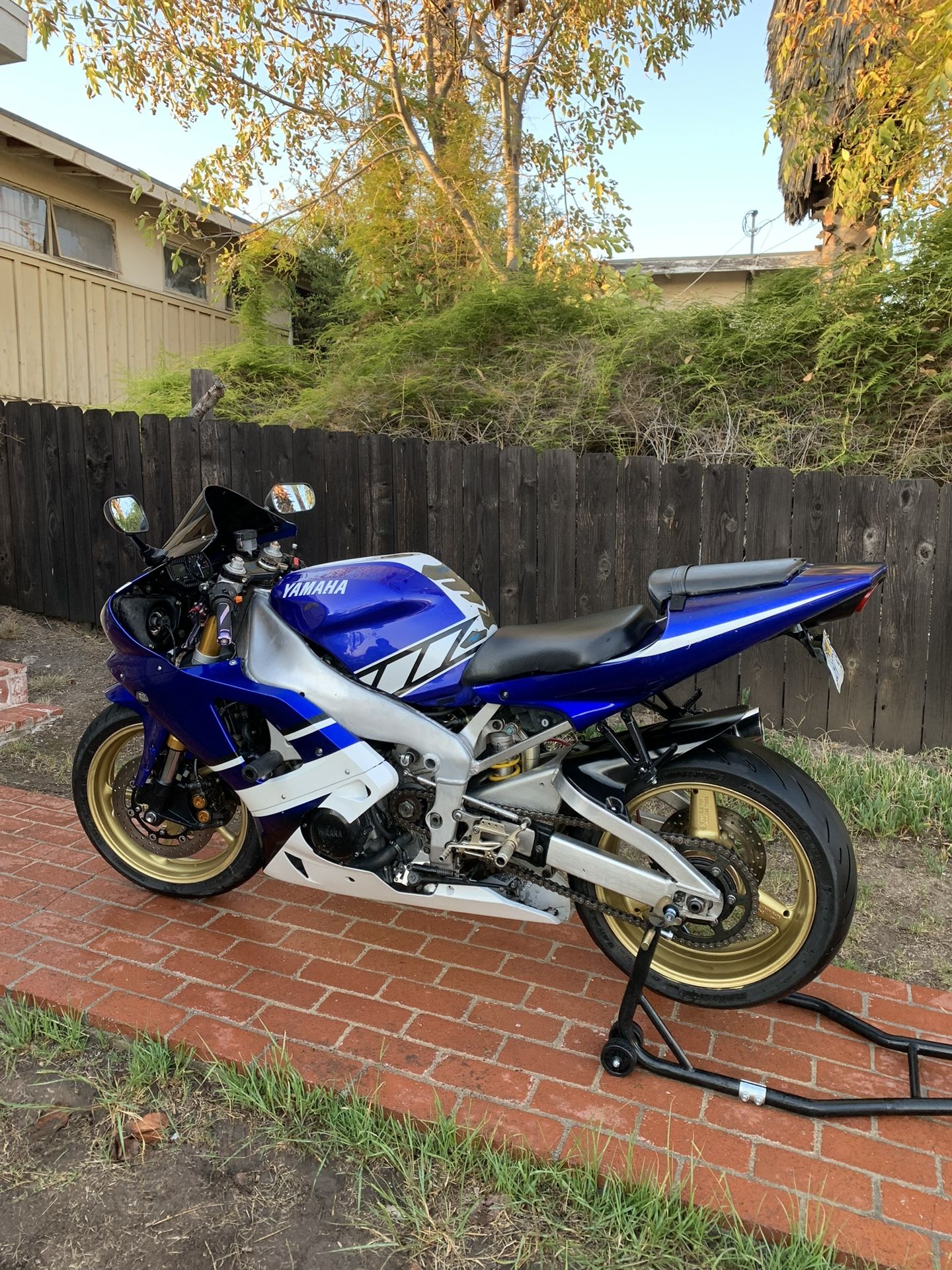 2001 Yamaha R1