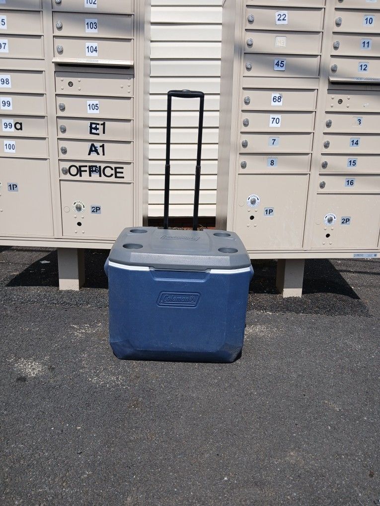 Nice 1 Season Used Coleman Ice Cooler w/ Wheels