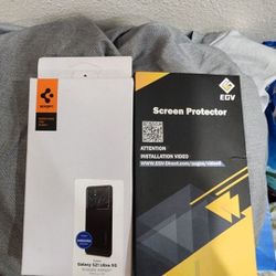 Samsung 21 Ultra Spigen Case and 3 Screen Protectors