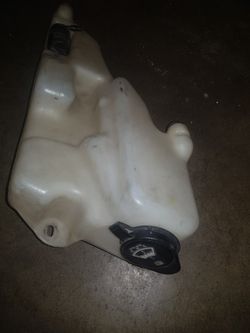 Subaru windshield wiper fluid tank and motor