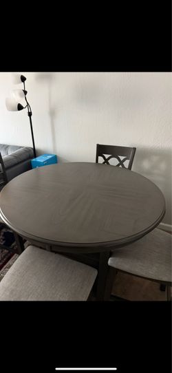 Beautiful grey 5 piece dining table