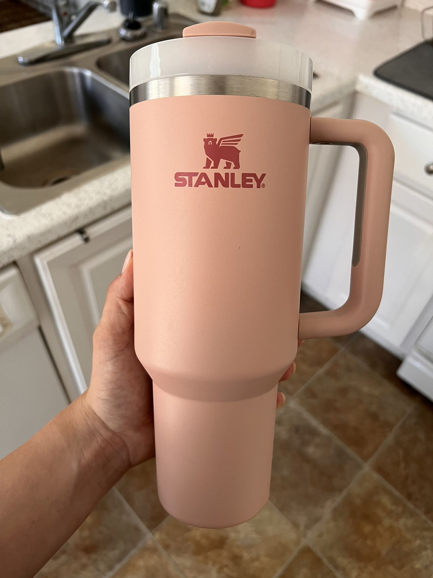 Stanley Adventure Quencher 40oz Tumbler - Hot Pink for Sale in Topanga, CA  - OfferUp