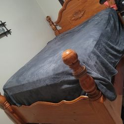Queen wood  Bed Frame And Box Spring 