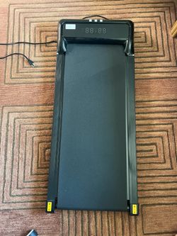 Compact Treadmill / Walking Pad w/ Ability to Incline
