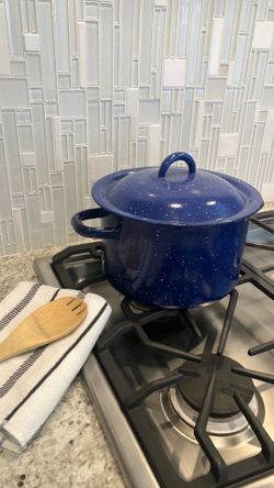 Vintage Blue Enamelware Stock Pot with Lid (Speckled / Spatterware)