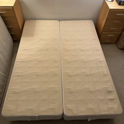 Split box spring and frame (Queen)