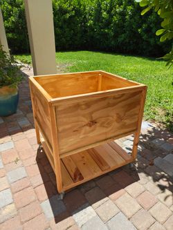 Planter box