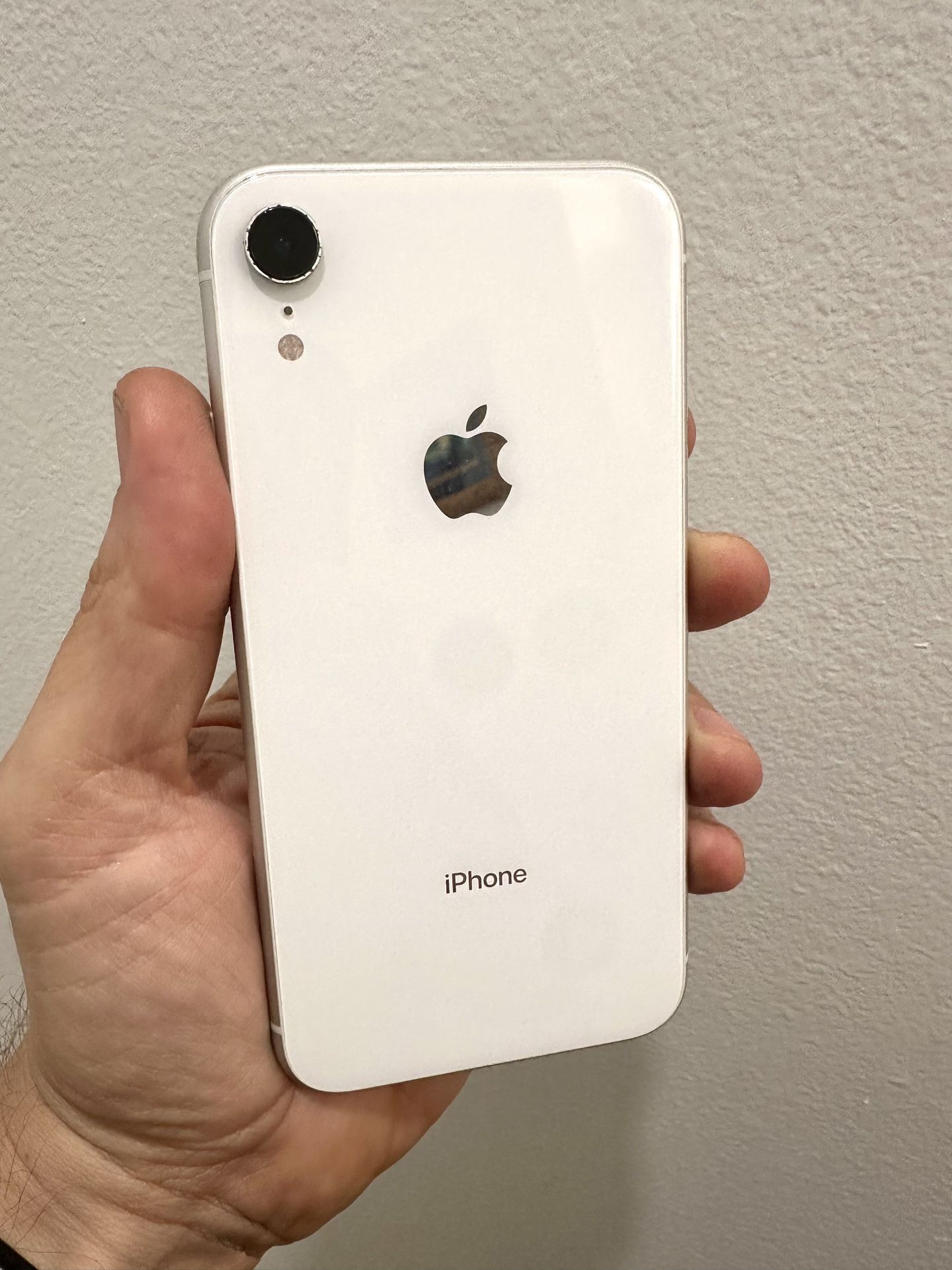 FIRM PRICE - iPhone XR 128gb Silver Factory Unlocked • Perfect Condition