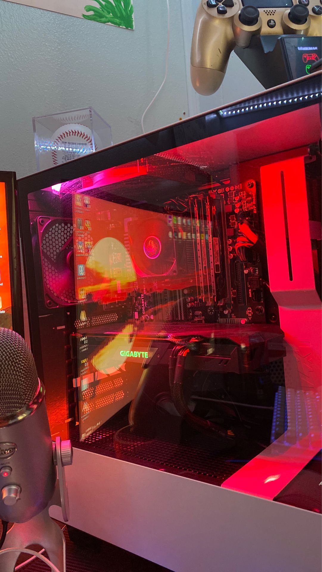 PC PART OUT