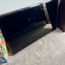 55” Samsung TV Model: UN55D6000SFXZA