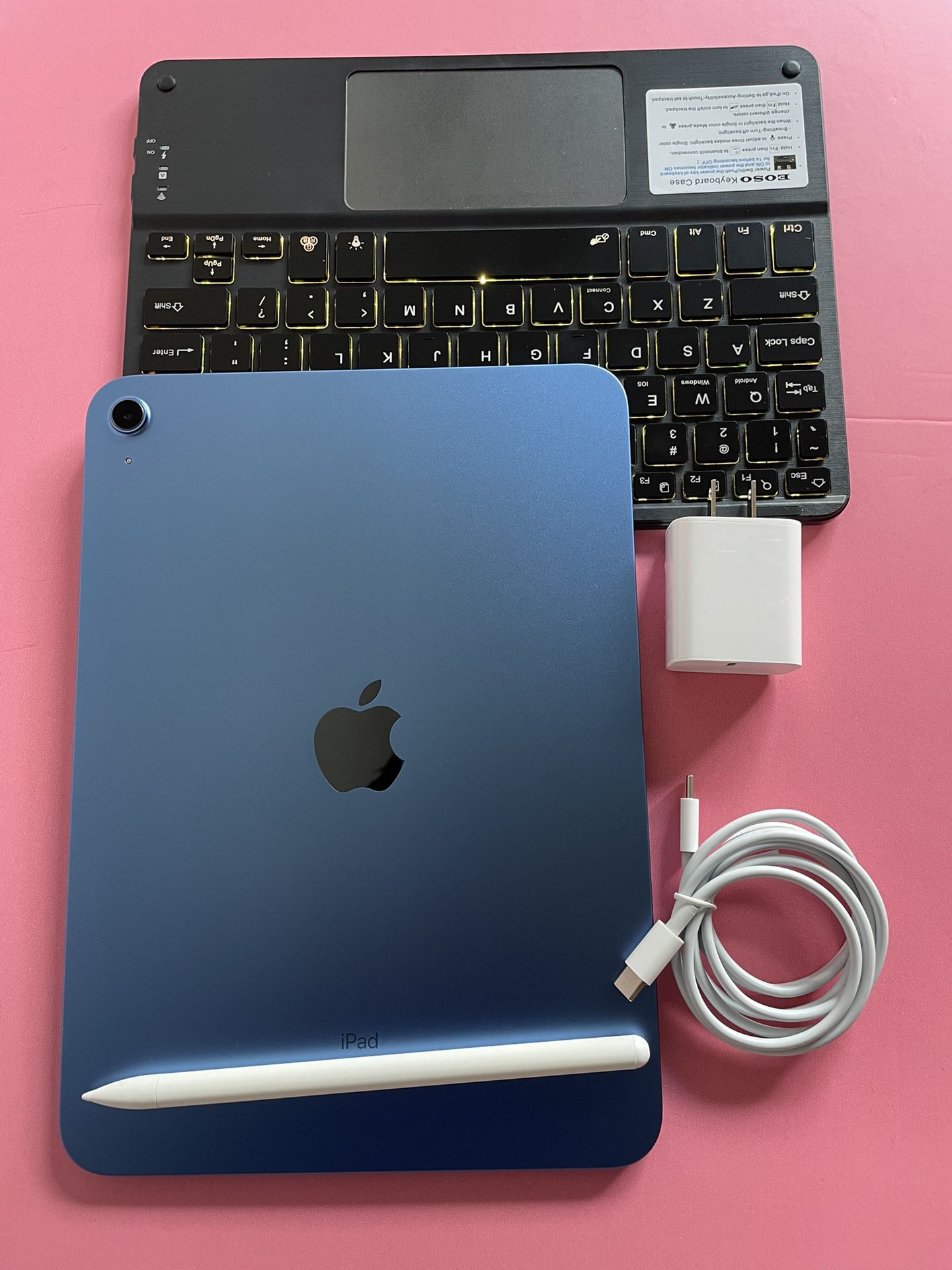 256gb Apple IPad 10th Generation (10.9” Liquid Retina / Latest 2022 model) with pen, keyboard, case & Accessories (warranty 11/ 2024) 