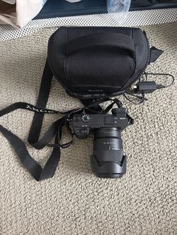 Sony Alpha a6400 4K Mirrorless Camera Body w/ 18-135mm Lens & Bag