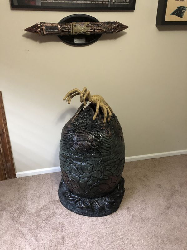 NECA Life size Alien Egg with Facehugger McFarlane figure toy action for Sale in Spanaway, WA