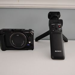 Sony ZV-1 Vlogging Camera Bundle - Porch Pick Up