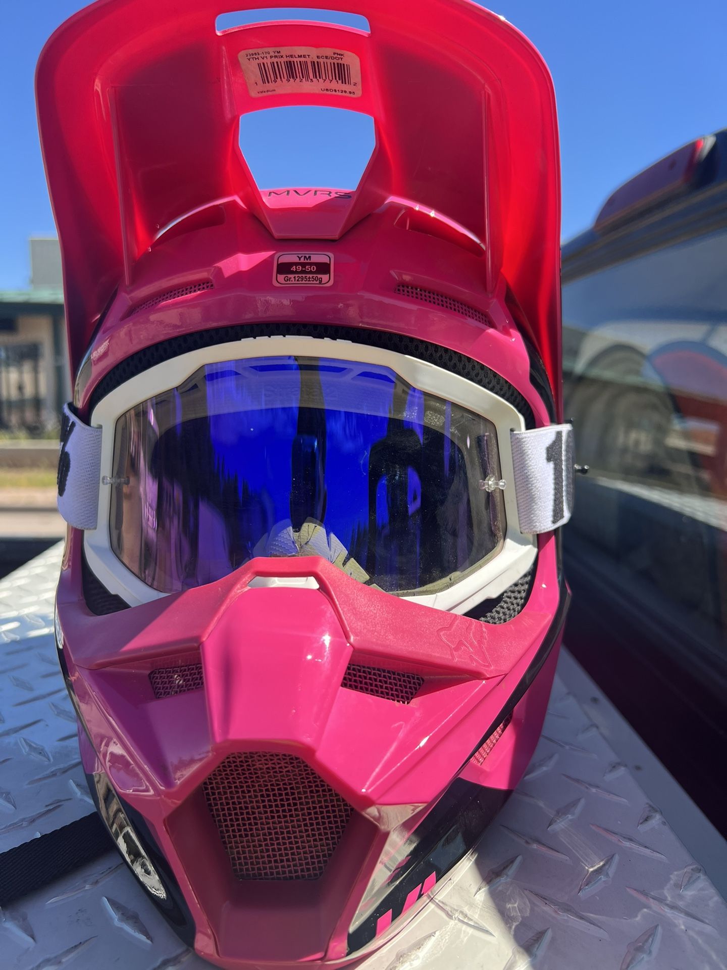 FOX Youth v1 prix helmet. ECE/DOT PINK Size YM 49-50