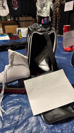 Woman’s skates size 6 (worn once)