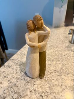Loving couple figurine