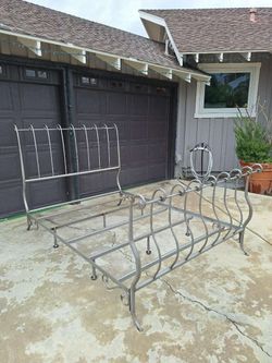 Queen size Bed
