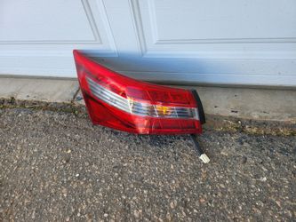 2013 2014 2015 Toyota avalon Tail Light LED Oem Driver Side