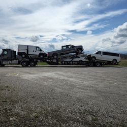 2015 freightliner Cascadia with 2015 sun country 5 Car hauler