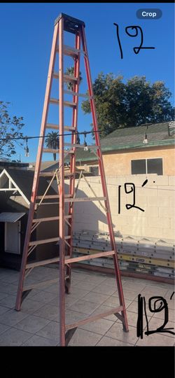 Excellent condition, 12 feet and more sizes available however glass Ladders 🪜