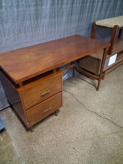2-drawer Mid-century Modern Desk - Walnut(New)