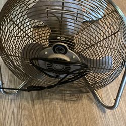 Lakewood Metal Shop Fan