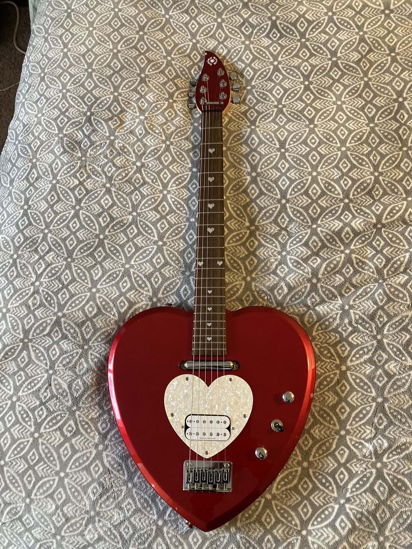 Daisy Rock Heart Breaker Electric Guitar With Gig Bag