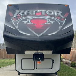 2015 Raptor 365 LEV Toy Hauler