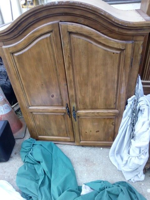 Armoire/MUST GO!!!