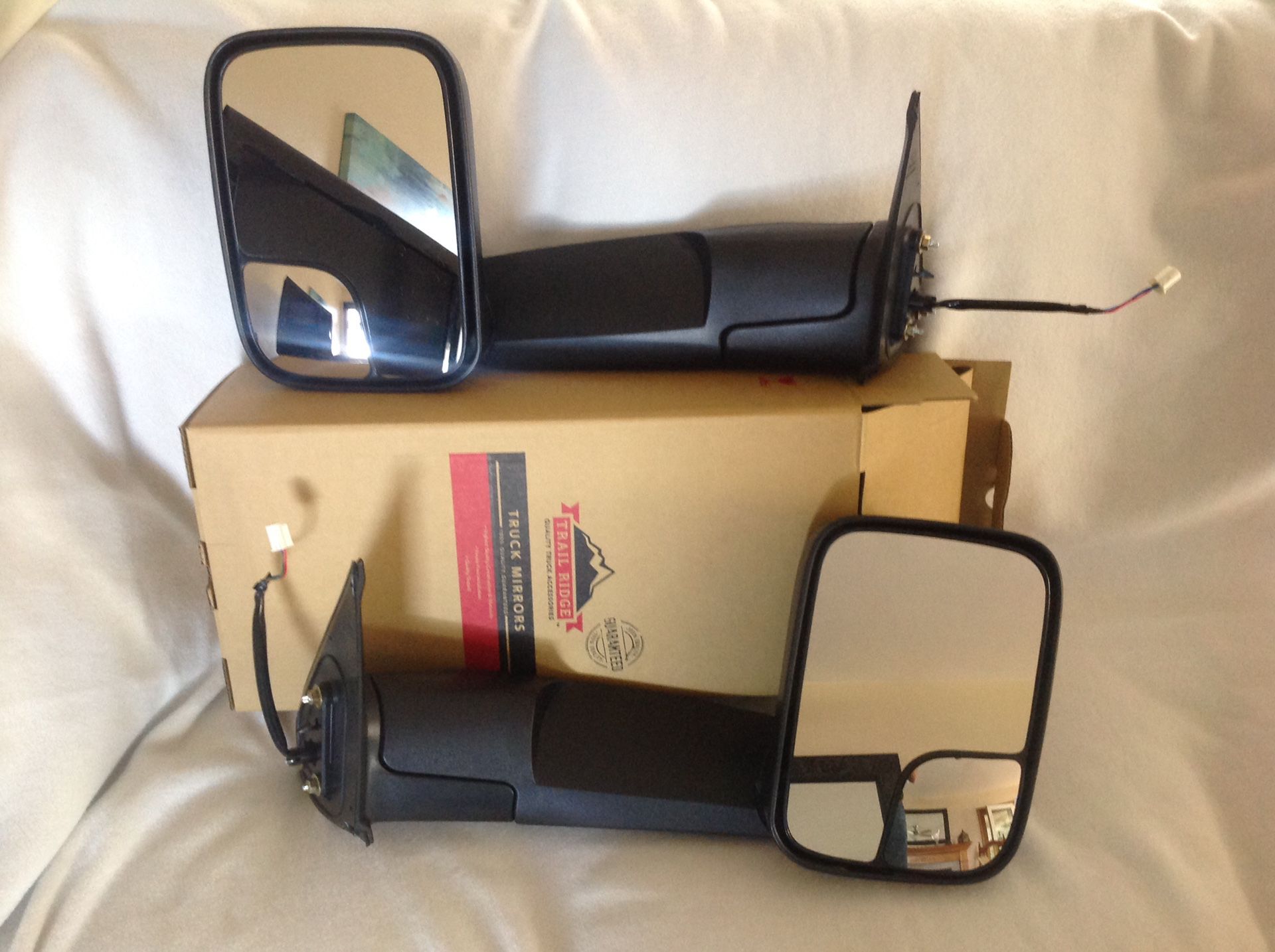 Timber Ridge folding power towing mirrors. New in the box.