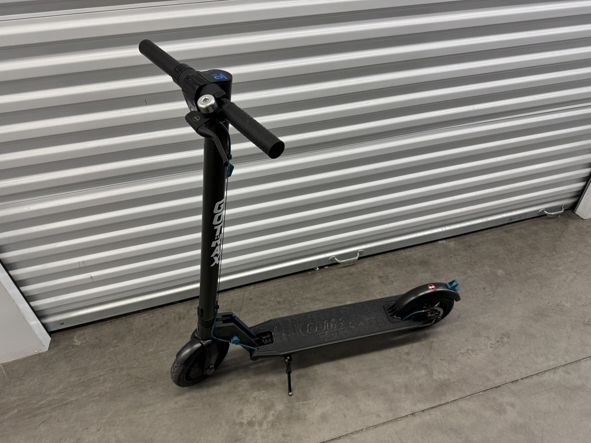 GOTRAX Rival Adult Electric Scooter, 8.5" Pneumatic Tire, Max 12 mile Range and 15.5Mph Speed, 250W Foldable Escooter for Adult, Black