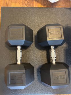 Pair of CAP 95 LB Rubber Coated Hex Dumbells