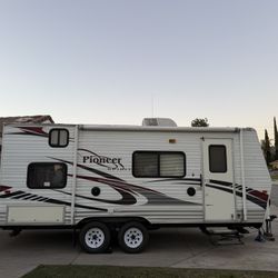 2009 Pioneer Spirit 18ft Clean Title