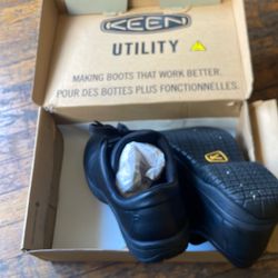 Keen 7.5  medium Width Women’s Utility Shoe 