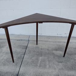 VINTAGE MCM SOLID WALNUT WOOD CORNER TABLE