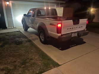 Nissan Frontier Desert Runner Pickup Truck