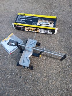 Stanley Clamping Mitre Box with Saw