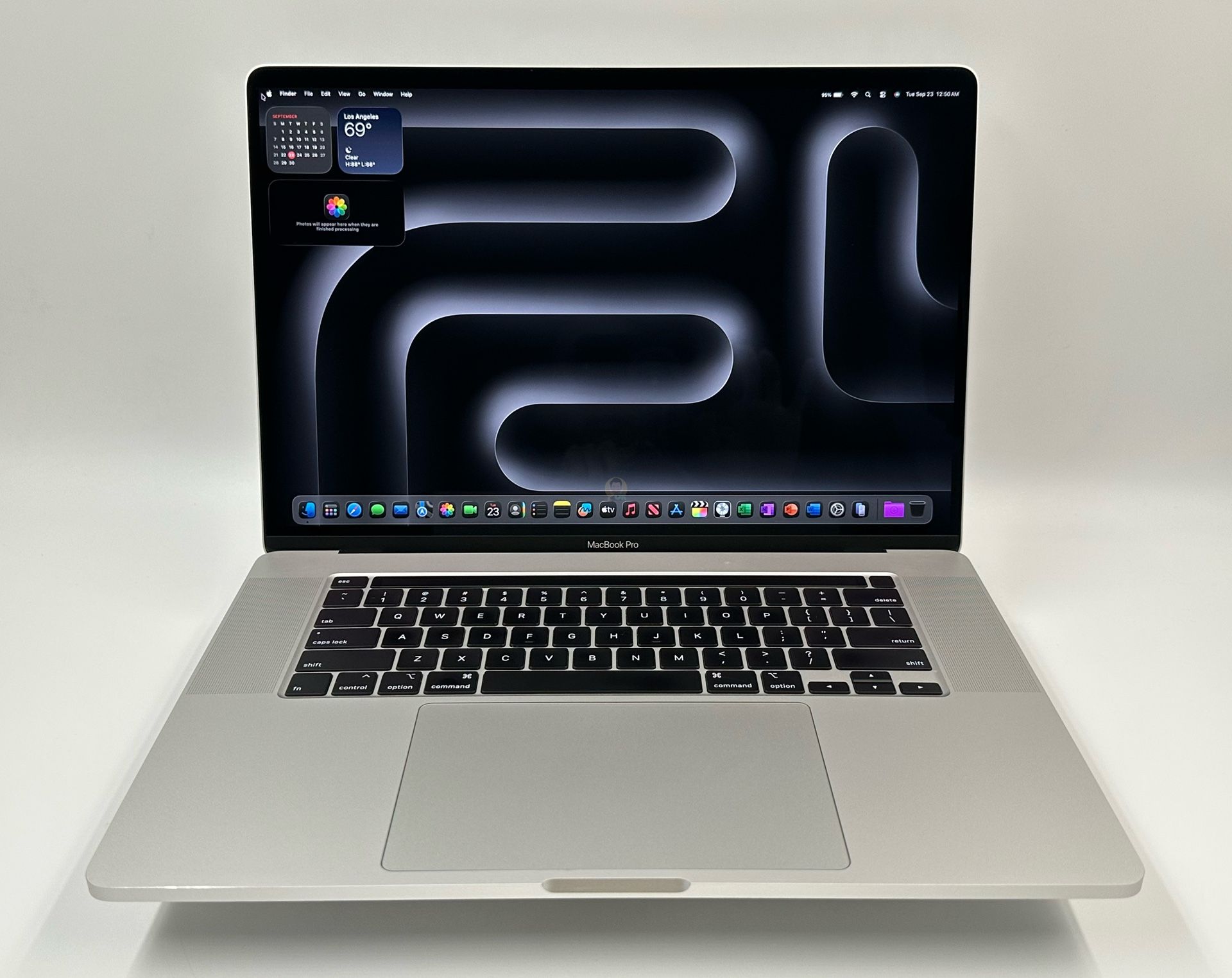 2019 16” MacBook Pro 16GB 512GB AMD 5300M