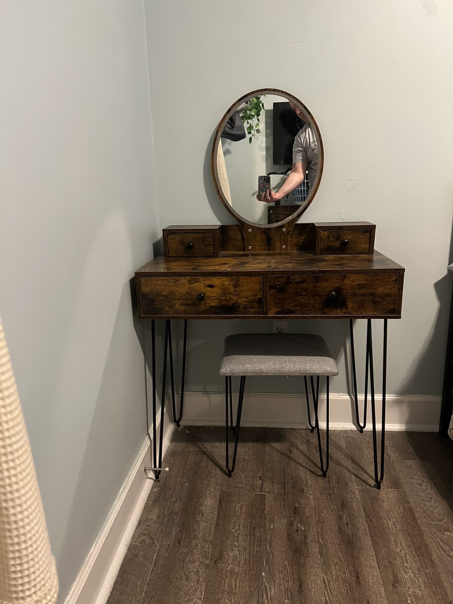 Vanity With Stool 
