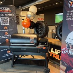 Traeger Ironwood XL Wood Pellet WiFi Grill Black