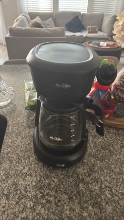 https://offerup.com/redirect/?o=TXIuQ29mZmVl 12 cup Coffee Maker