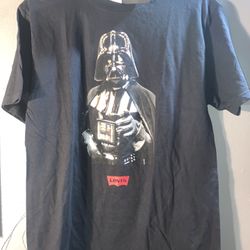Brand New Men’s Size Medium Darth Vader T-shirt $18