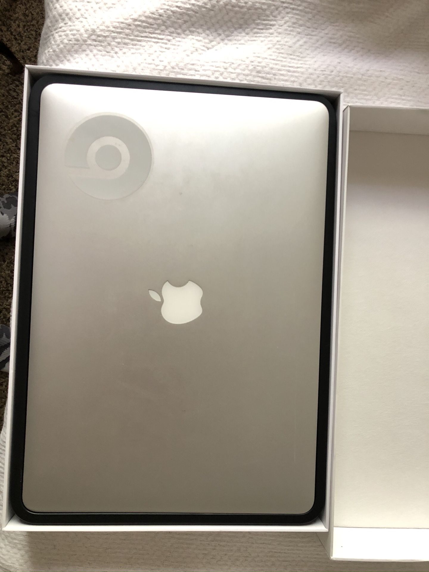 Mac book pro 17’inch display