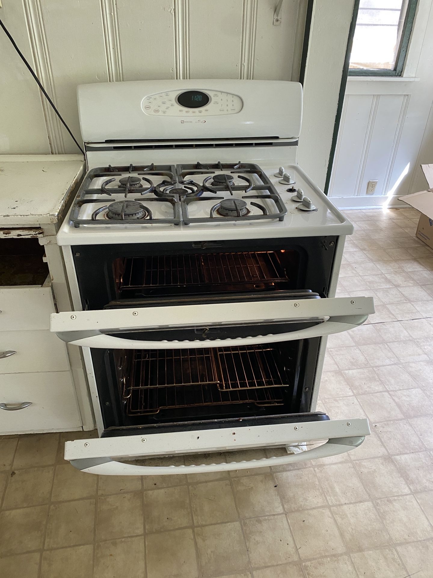 Antique Stove/Range