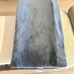 Ergonomic leg elevation pillow for circulation, after surgery or simply to rest