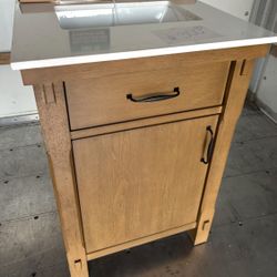 24” SOLID WOOD AND STURDY BATHROOM VANITY NEW 