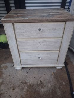 Real wood Ashley furniture dresser, nightstand, mirror set