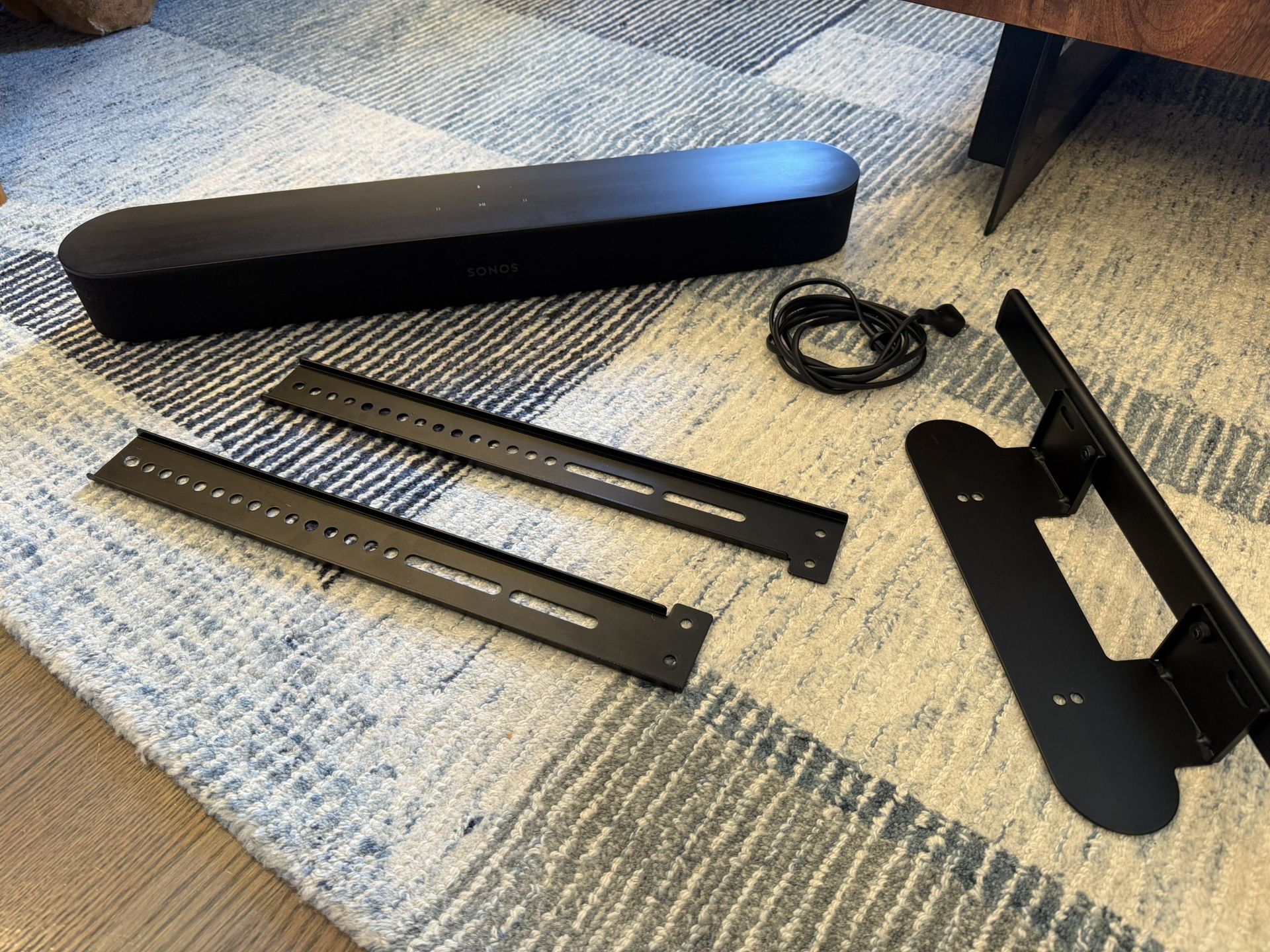 Sonos Beam (Gen 1) with TV Mount