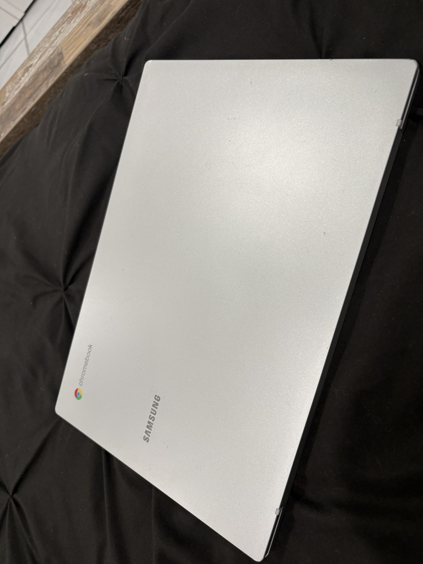 samsung galaxy Chromebook laptop